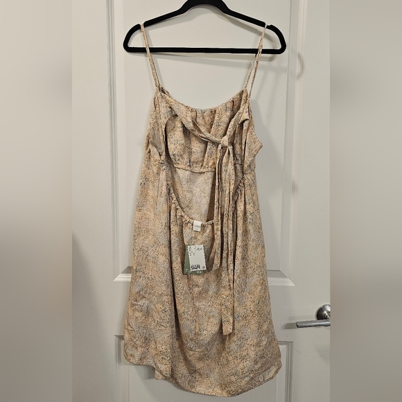 H&M Dress - Picture 2 of 8